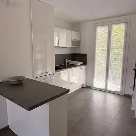 Appartement Joli T3 Dans *